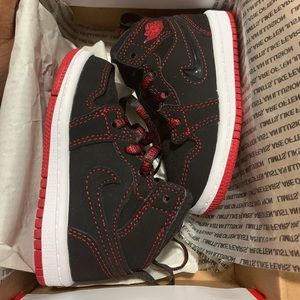 Jordan 1 Mid Fearless